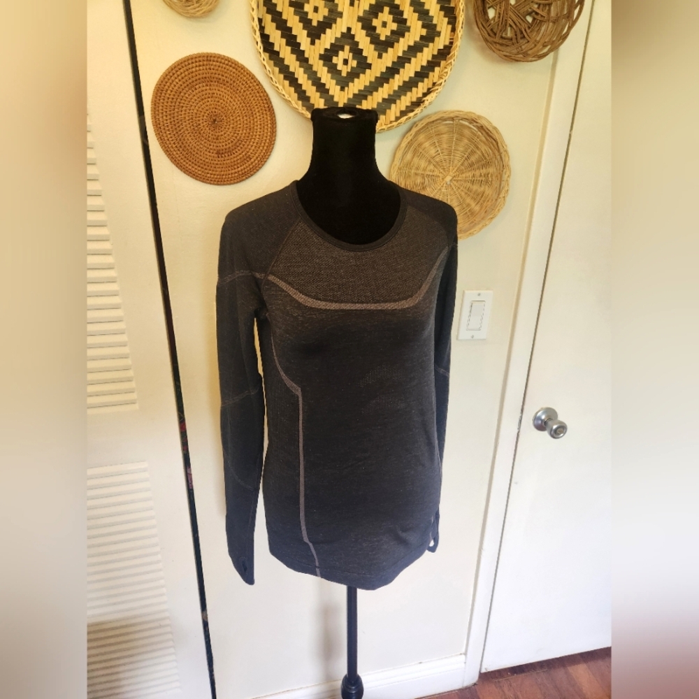 Athleta Dark Gray Long Sleeve Seam Detail Top - Picture 9 of 11